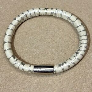Brighton Woodstock bracelet Cream & silver snakeskin leather Holds beads Retired